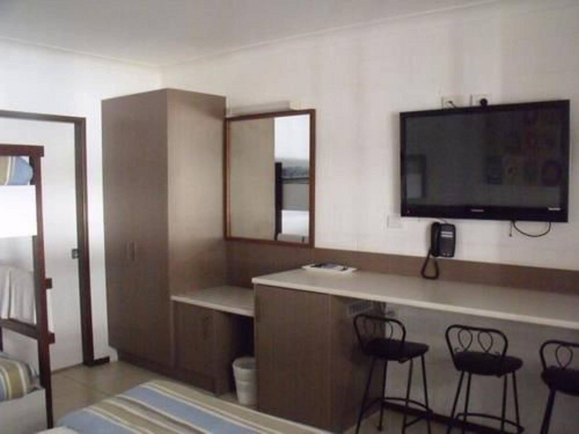Moffat Beach Motel Caloundra Exterior photo
